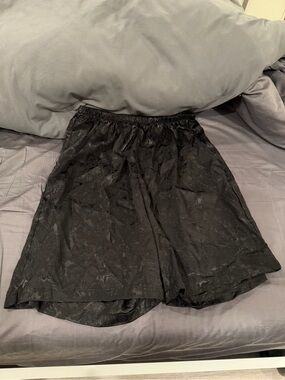Source Unknown Black Floral Jacquard Men’s Skater Shorts